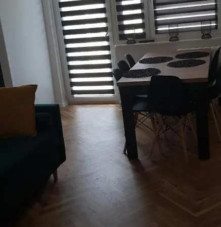 U Kasi Z Widokiem Na Zamek Malborski