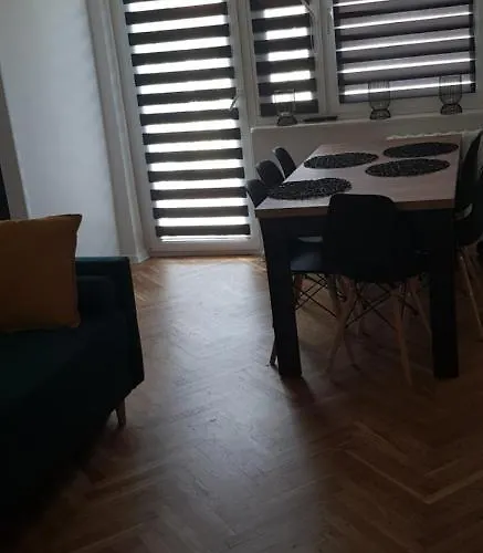 U Kasi Z Widokiem Na Zamek Malborski